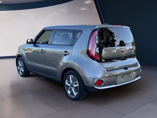 2017 Kia Soul EV Base photo 2