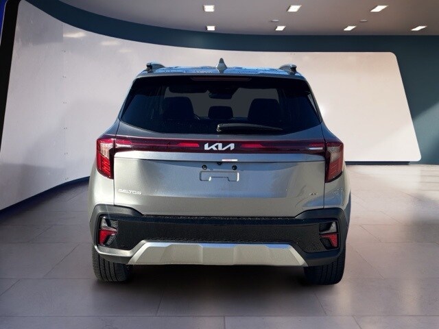 2024 Kia Seltos SX photo 4