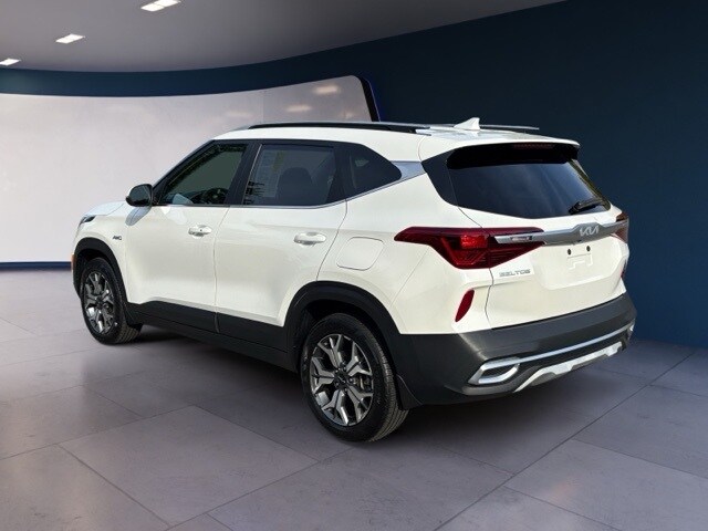 2023 Kia Seltos EX photo 3