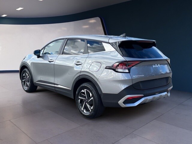 2023 Kia Sportage Hybrid LX photo 3