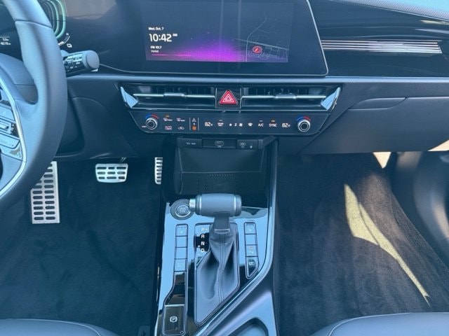 2025 Kia Niro EX Touring - Photo 11