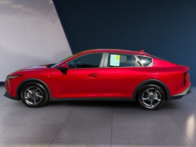 2025 Kia K4 LXS photo 2