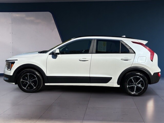 2025 Kia Niro LX photo 2