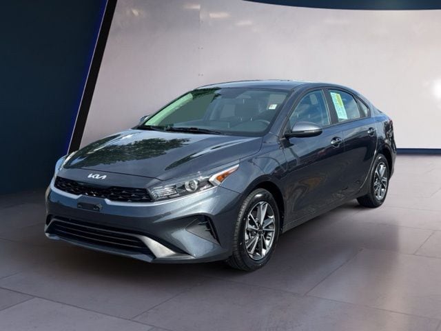 2024 Kia Forte LXS AT's photo