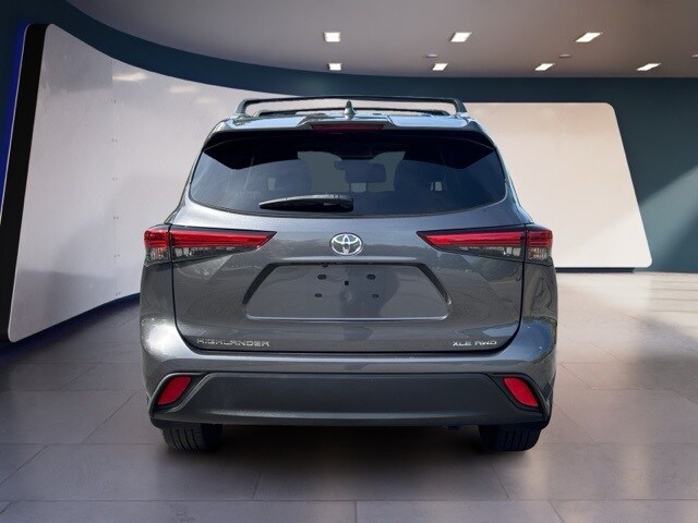 2022 Toyota Highlander XLE photo 4