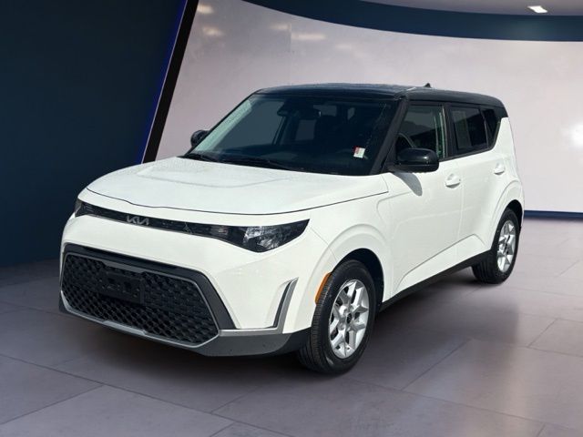 2023 Kia Soul 2.0L S IVT's photo