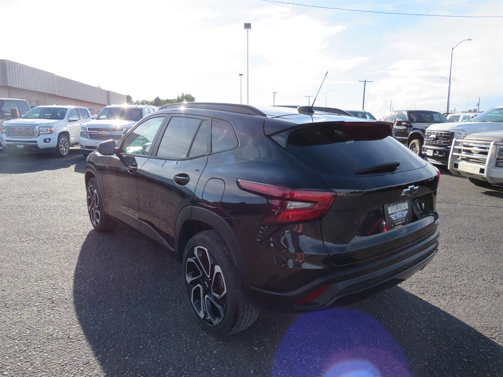 2024 Chevrolet Trax RS photo 3