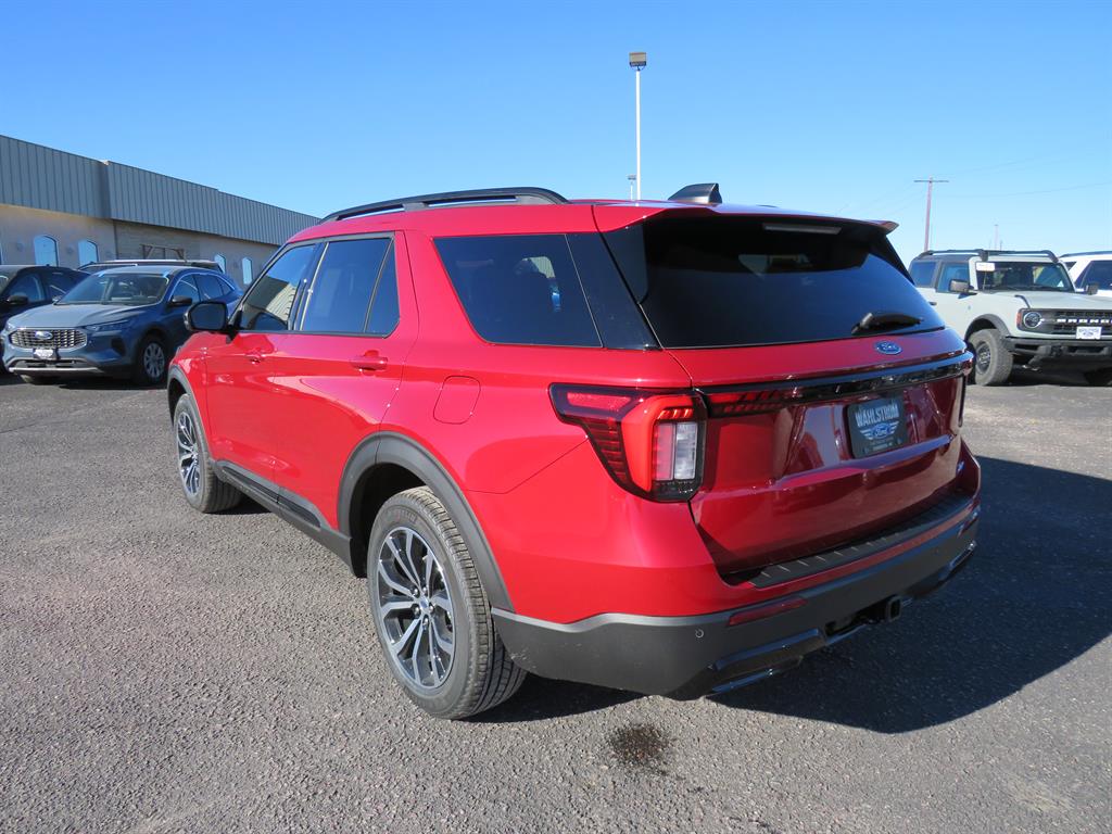 2026 Ford Explorer ST-Line photo 3