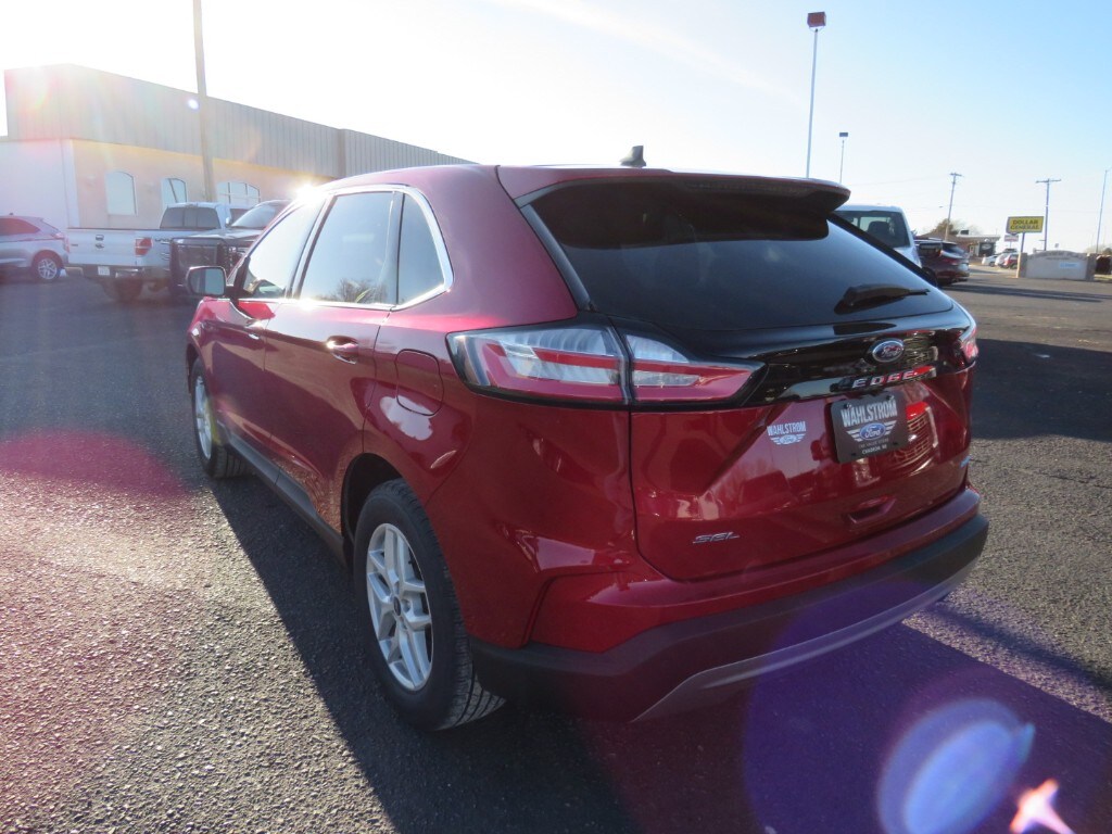 2021 Ford Edge SEL photo 3