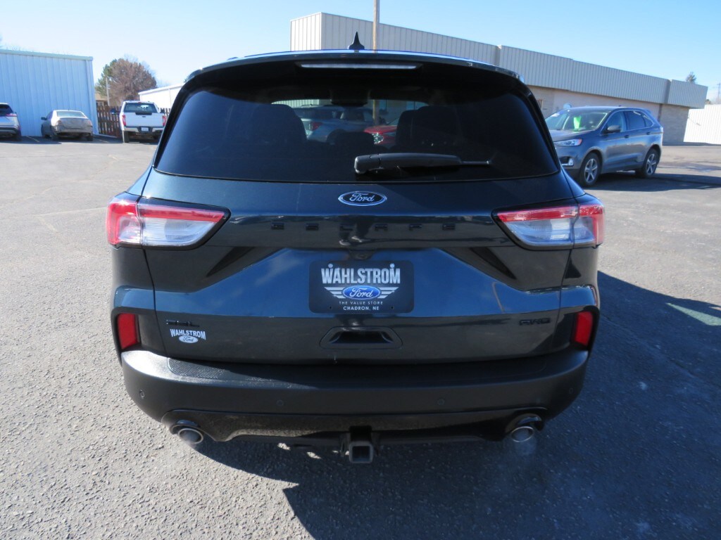2022 Ford Escape Titanium photo 4