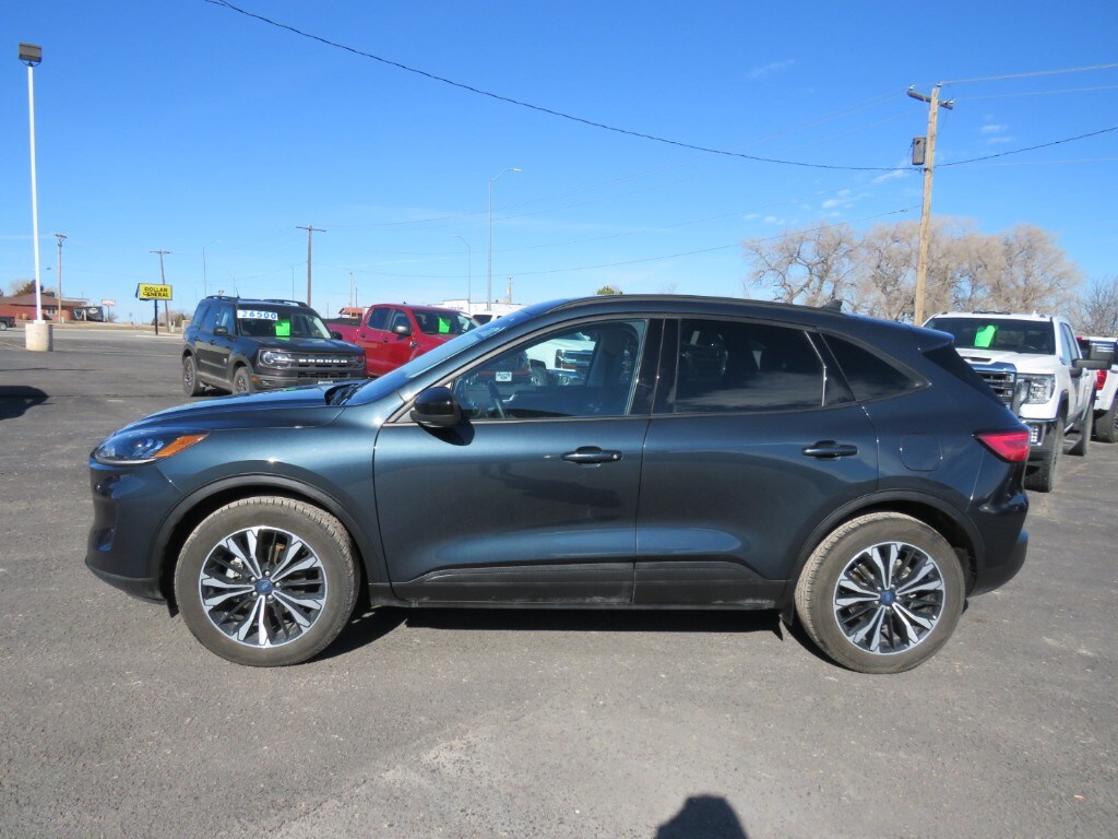 2022 Ford Escape Titanium photo 2