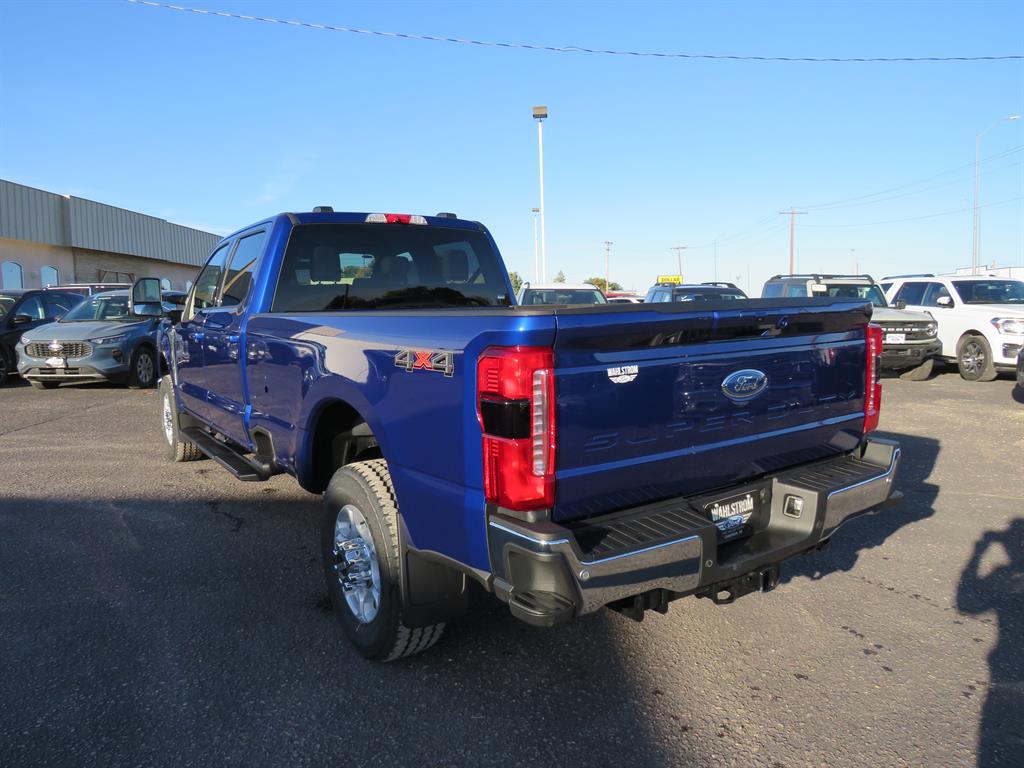 2026 Ford F-350 XLT photo 3