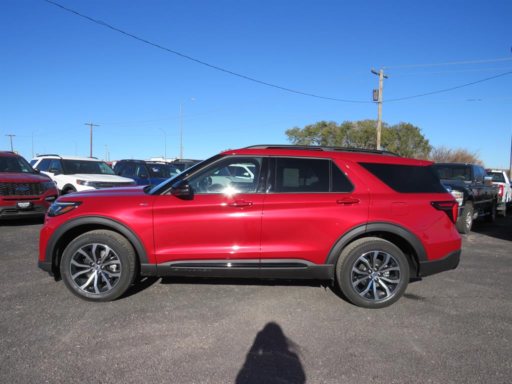 2026 Ford Explorer ST-Line photo 2