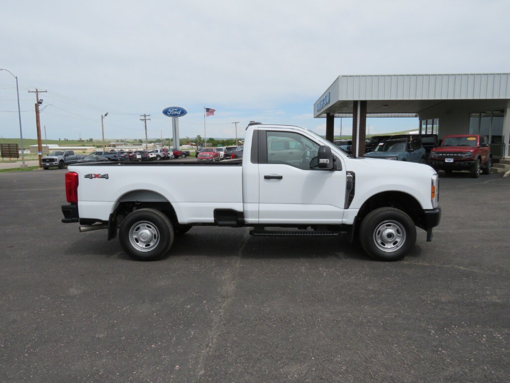 2023 Ford F-250 XL photo 4