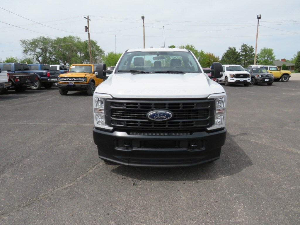 2023 Ford F-250 XL photo 2