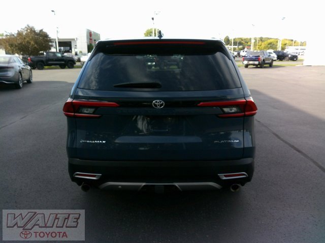 2024 Toyota Highlander Hybrid Platinum photo 3