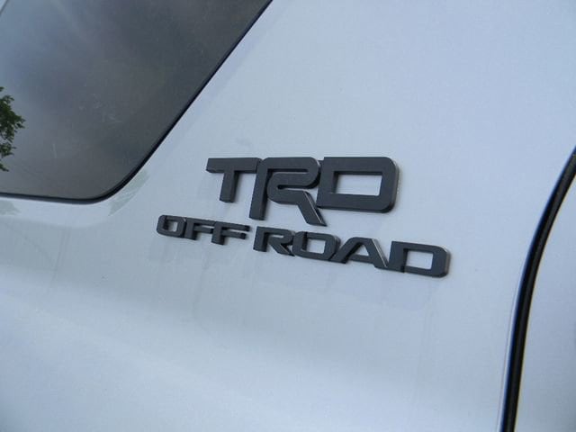 2026 Toyota 4Runner TRD Off-Road - Photo 9