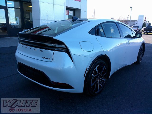 2024 Toyota Prius Prime XSE photo 2