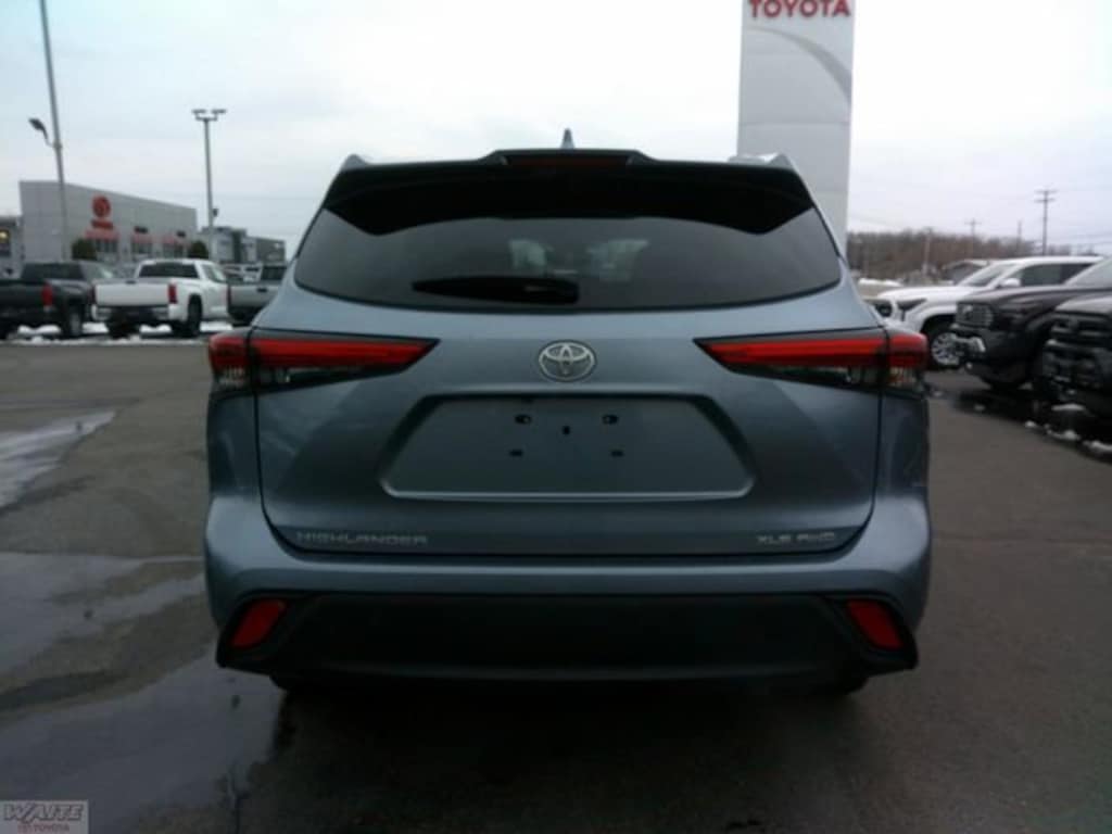 Used 2022 Toyota Highlander XLE SUV