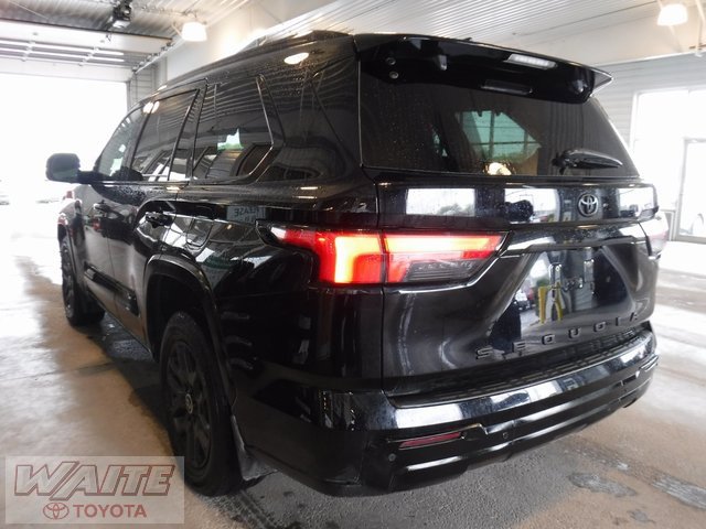 2024 Toyota Sequoia Platinum photo 2