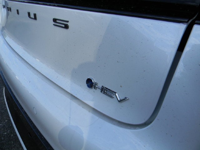 2026 Toyota Prius XLE - Photo 8