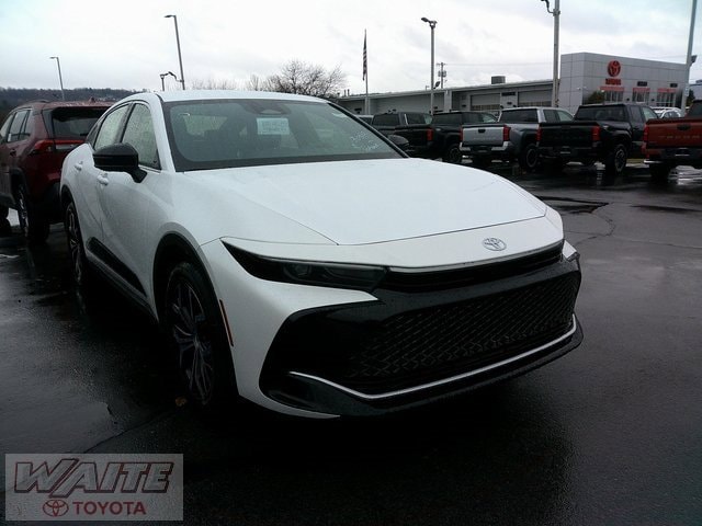 2026 Toyota Crown XLE's photo