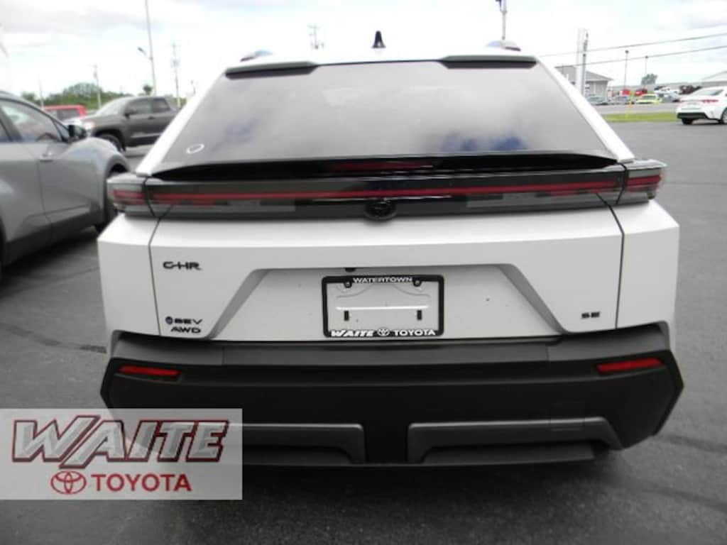 New 2026 Toyota C-HR SE SE AWD