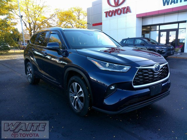 2021 Toyota Highlander XLE's photo