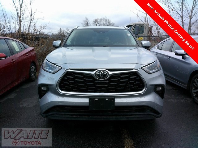 2022 Toyota Highlander Limited photo 2