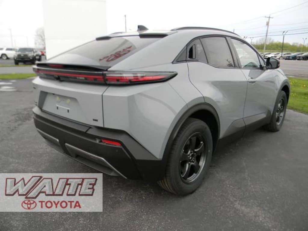 New 2026 Toyota C-HR SE SE AWD