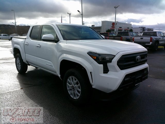 2025 Toyota Tacoma SR5's photo