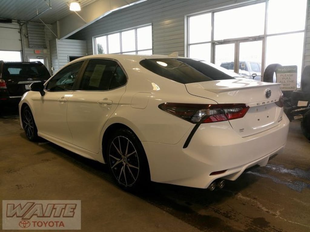 Used 2024 Toyota Camry Hybrid SE Sedan