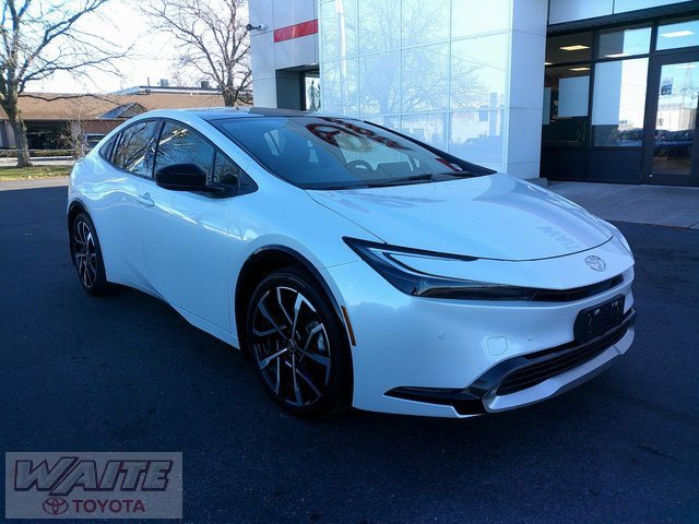 2024 Toyota Prius Prime XSE's photo