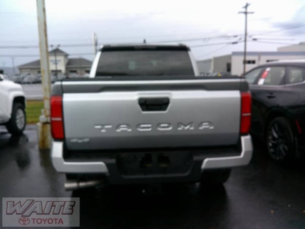 New 2025 Toyota Tacoma SR5 4X4 DOUBLE CAB