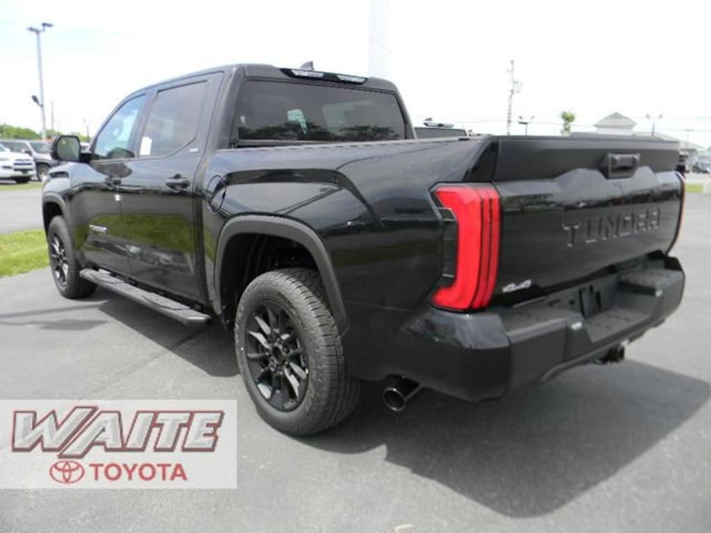 New 2026 Toyota Tundra SR5 SR5 CREWMAX 5.5
