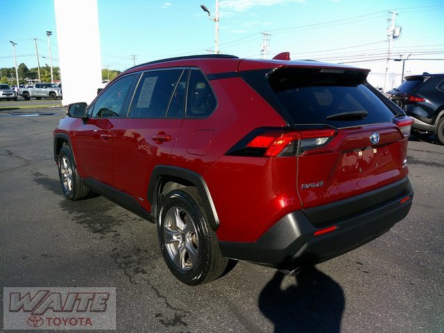 2022 Toyota RAV4 Hybrid XLE photo 4