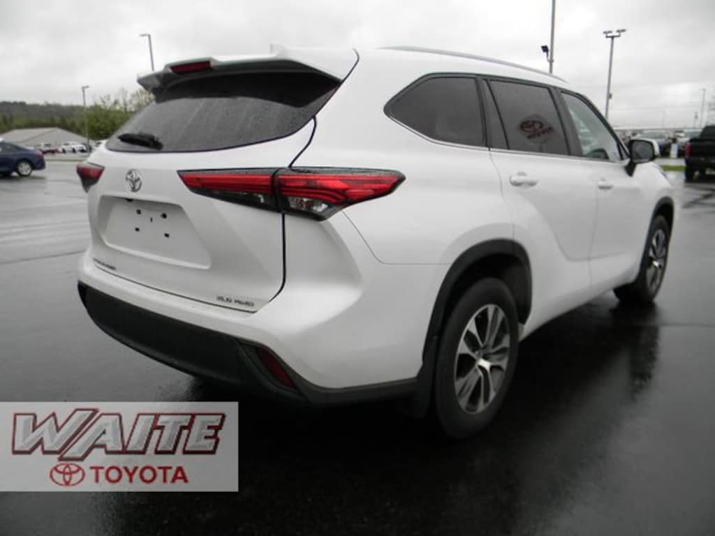 Used 2023 Toyota Highlander XLE SUV
