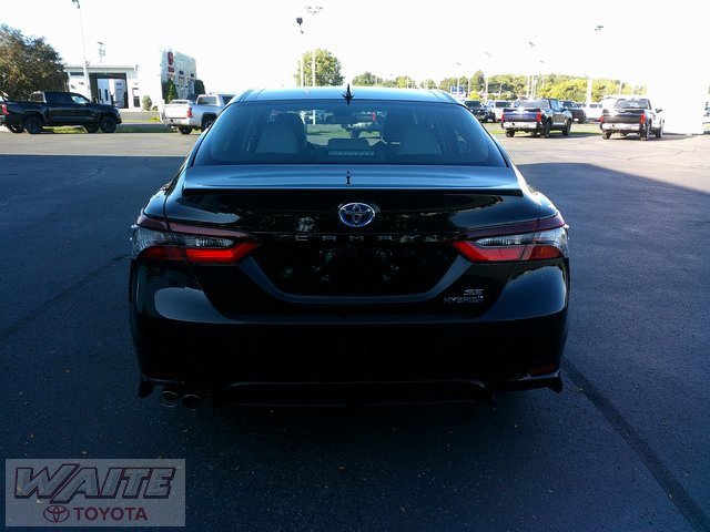 2023 Toyota Camry Hybrid SE photo 3