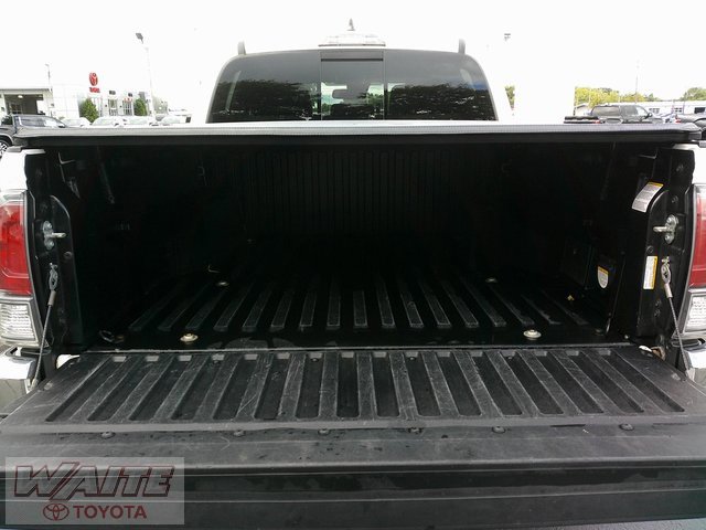 2021 Toyota Tacoma TRD Off-Road photo 4