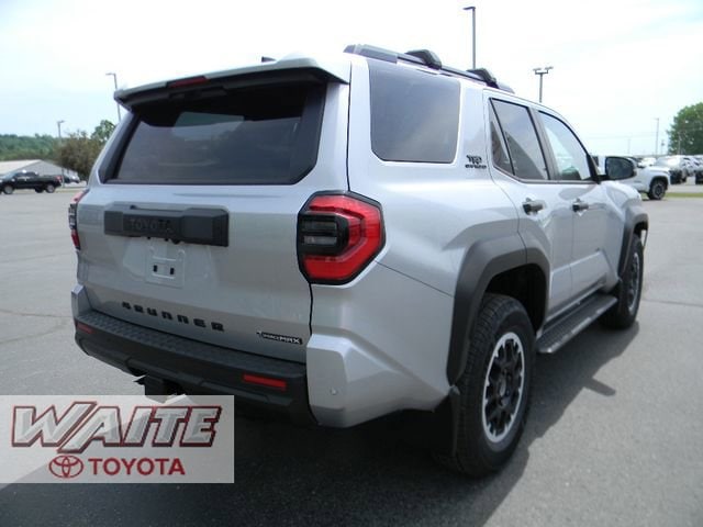 2026 Toyota 4Runner TRD Off-Road - Photo 2