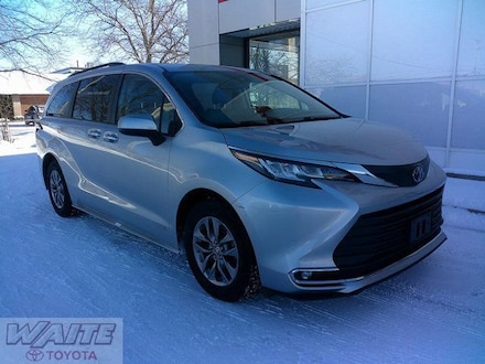 2021 Toyota Sienna XLE Van