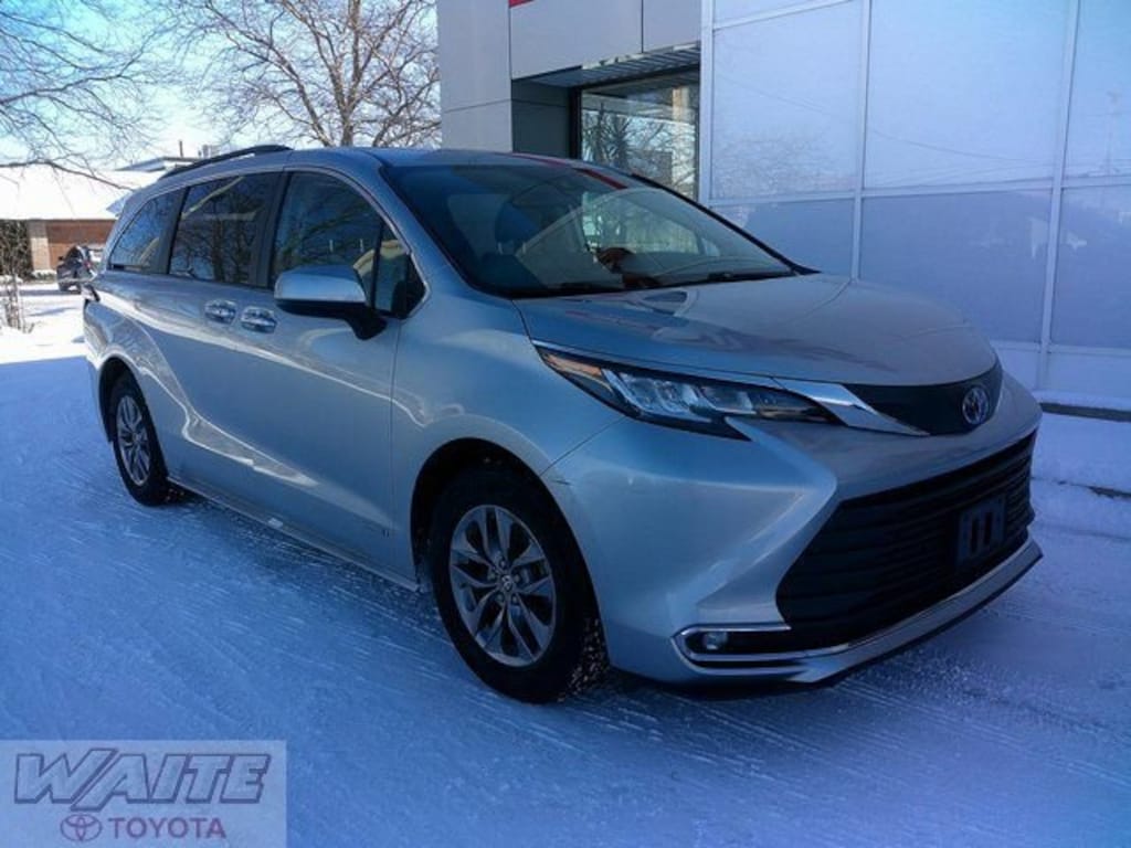 Used 2021 Toyota Sienna XLE Van