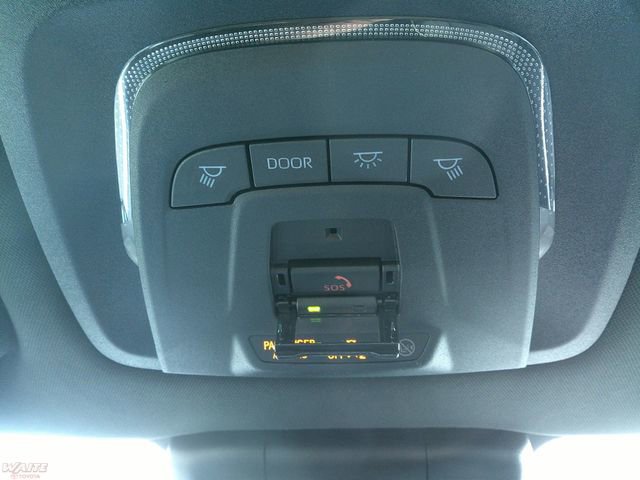 2026 Toyota Crown XLE - Photo 18