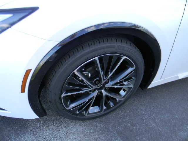 2026 Toyota Prius XLE - Photo 9