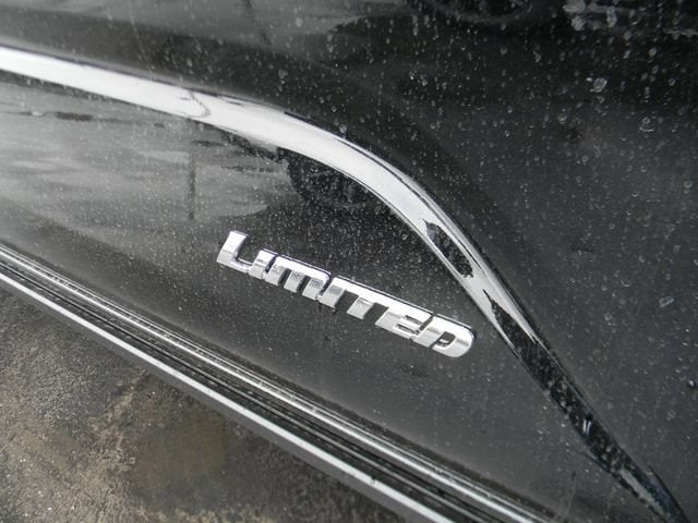 2026 Toyota Tacoma Limited - Photo 8