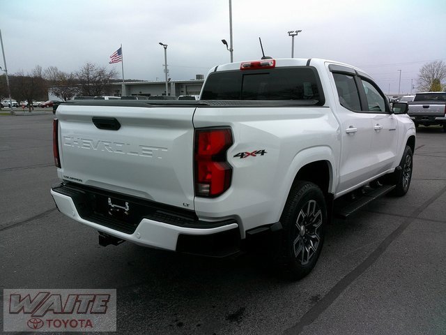 2023 Chevrolet Colorado LT photo 2