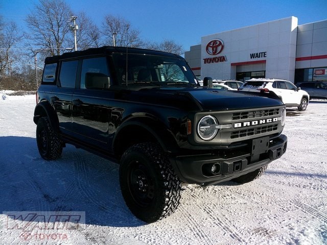 2022 Ford Bronco 4-Door Black Diamond's photo