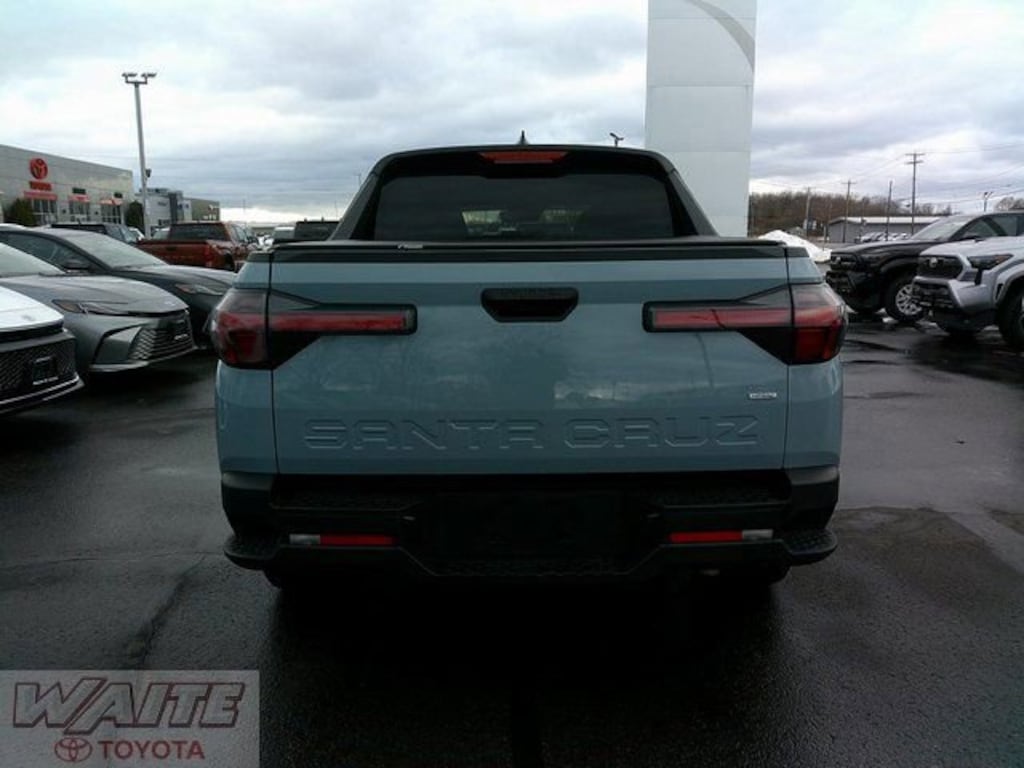 Used 2025 Hyundai Santa Cruz SE Truck Crew Cab