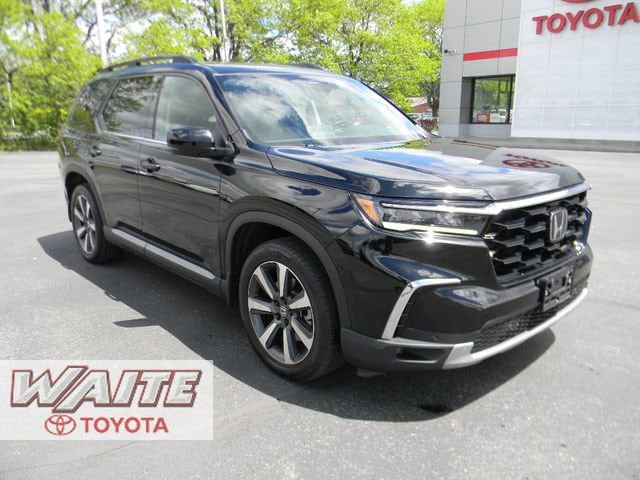 2023 Honda Pilot Touring AWD's photo