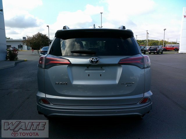 2017 Toyota RAV4 Platinum photo 3